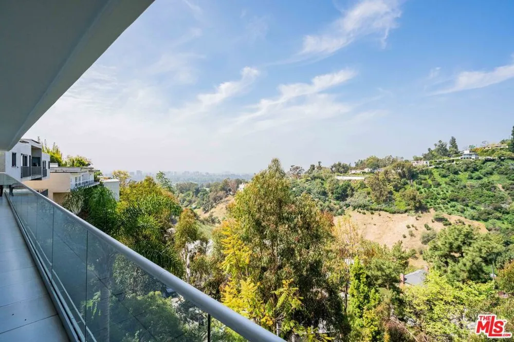1441 Summitridge Drive Beverly Hills, CA 90210