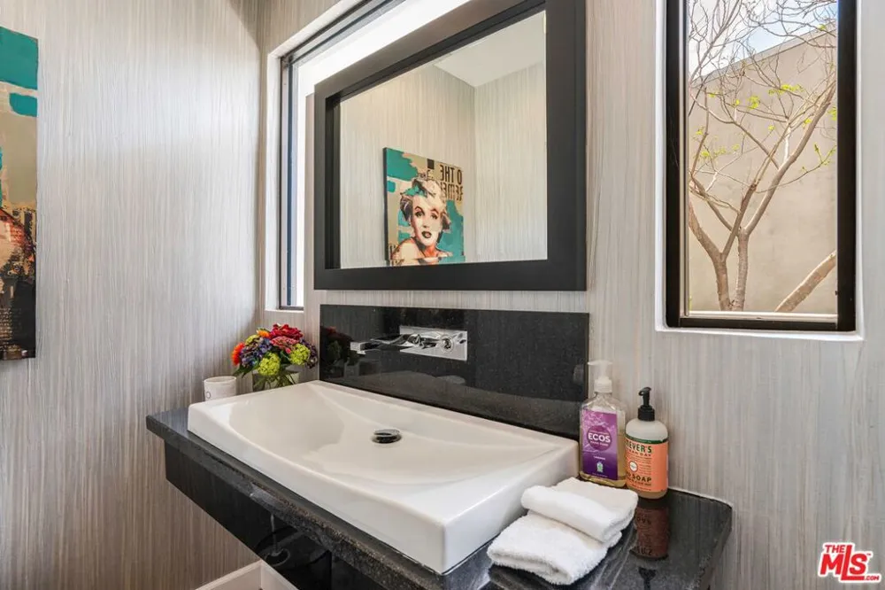 1441 Summitridge Drive Beverly Hills, CA 90210