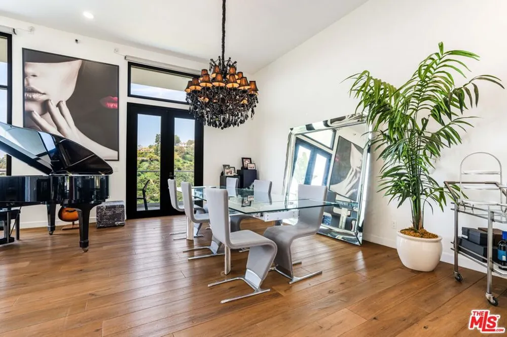 1441 Summitridge Drive Beverly Hills, CA 90210