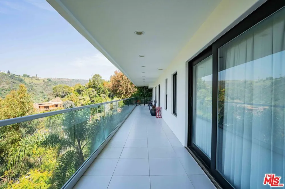 1441 Summitridge Drive Beverly Hills, CA 90210