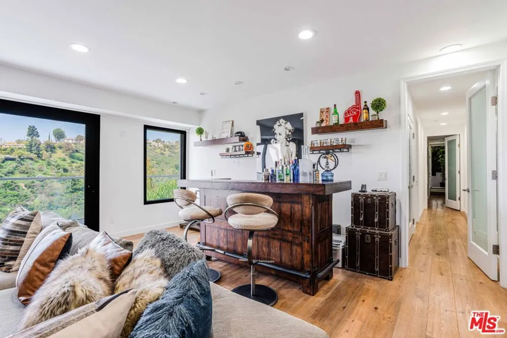 1441 Summitridge Drive Beverly Hills, CA 90210