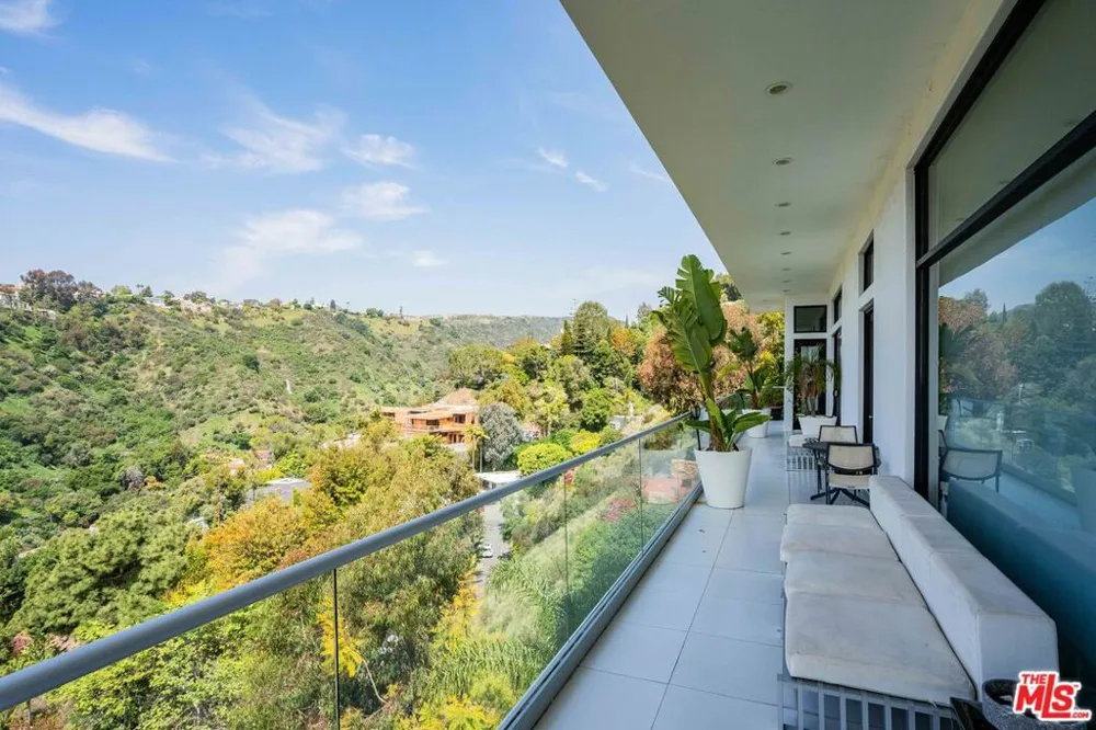 1441 Summitridge Drive Beverly Hills, CA 90210