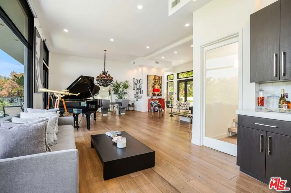 1441 Summitridge Drive Beverly Hills, CA 90210