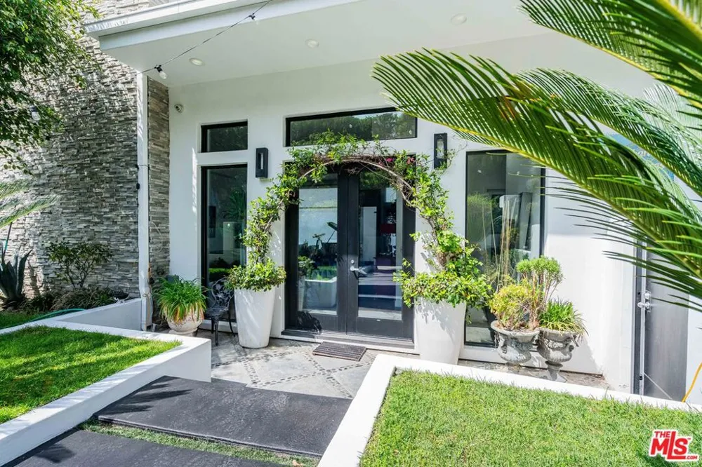 1441 Summitridge Drive Beverly Hills, CA 90210