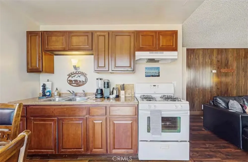 665 Metcalf Big Bear Lake, CA 92315