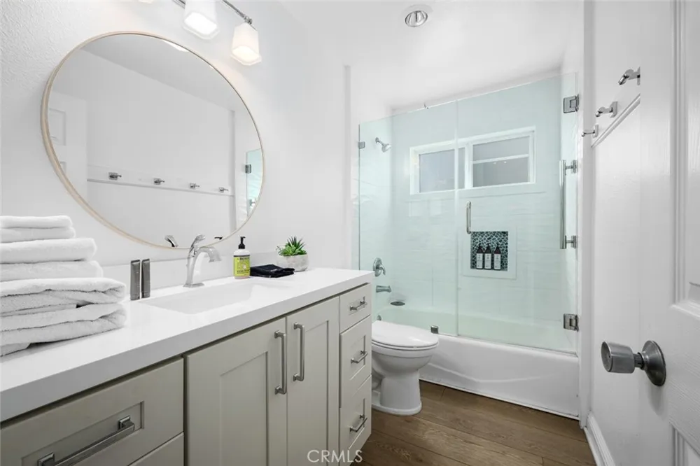 700 E Oceanfront Newport Beach, CA 92661