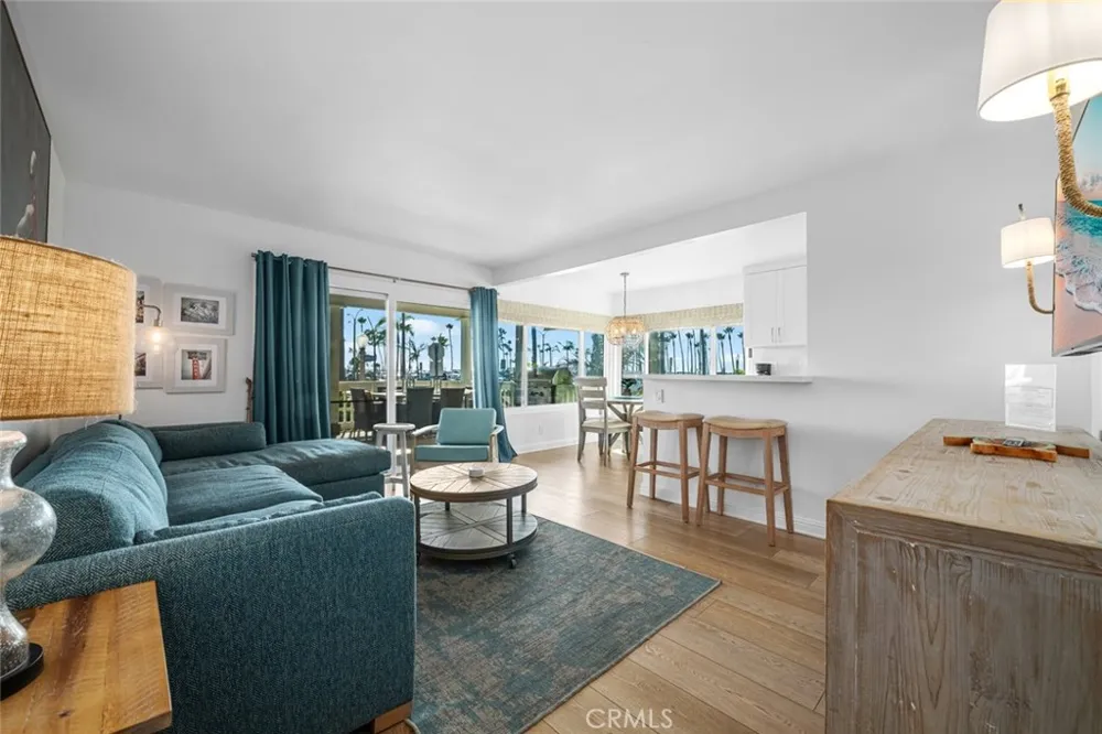 700 E Oceanfront Newport Beach, CA 92661