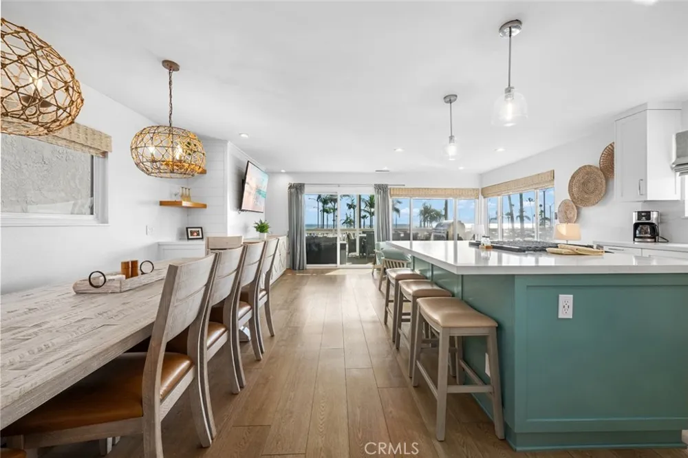 700 E Oceanfront Newport Beach, CA 92661