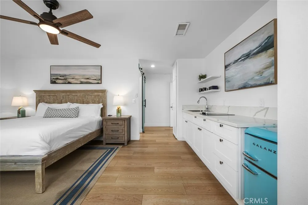 700 E Oceanfront Newport Beach, CA 92661