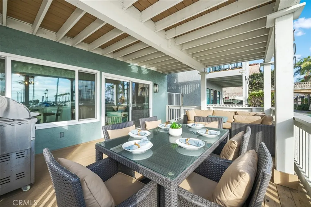 700 E Oceanfront Newport Beach, CA 92661