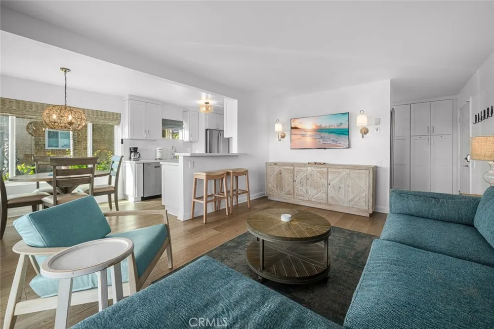 700 E Oceanfront Newport Beach, CA 92661