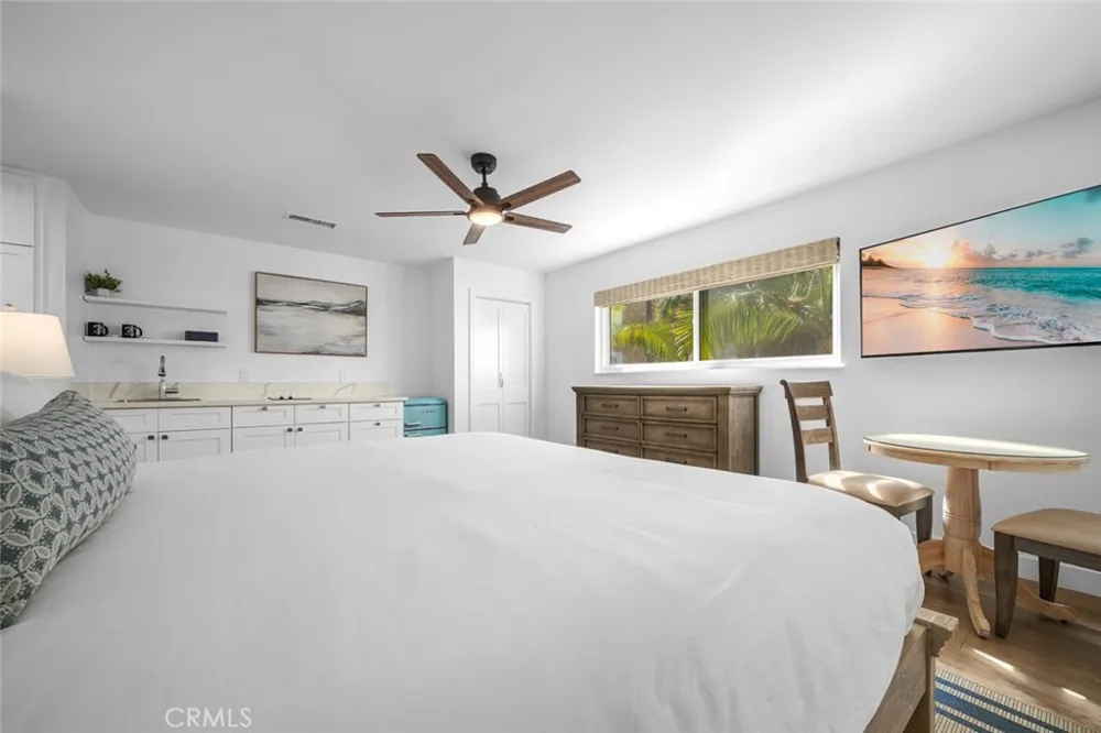 700 E Oceanfront Newport Beach, CA 92661
