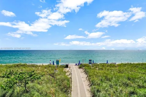10155 Collins Ave #1106
