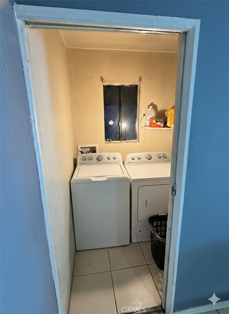 13947 Downey Paramount, CA 90723