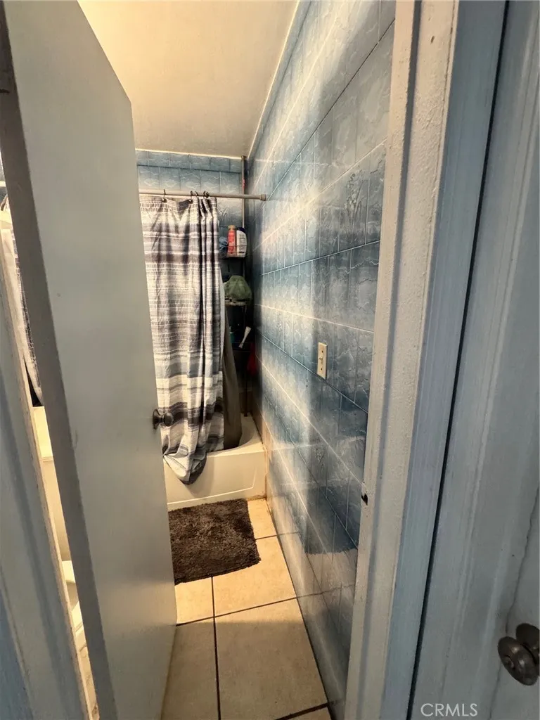 13947 Downey Paramount, CA 90723