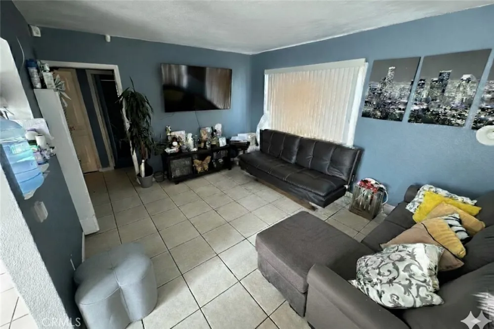 13947 Downey Paramount, CA 90723