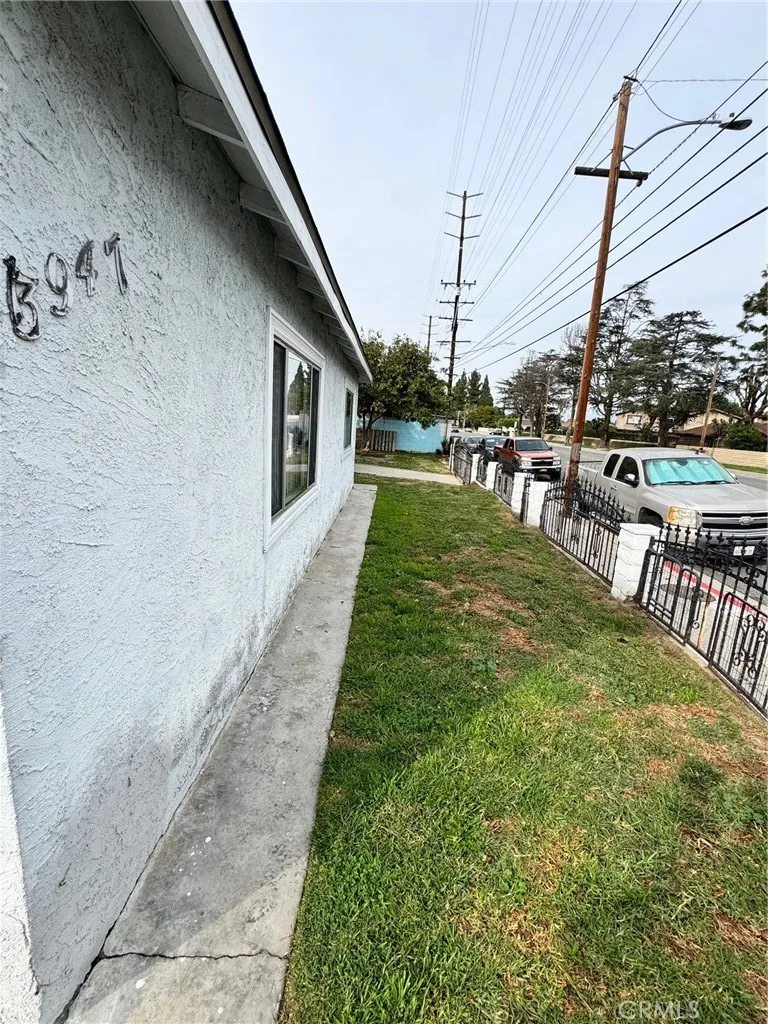 13947 Downey Paramount, CA 90723