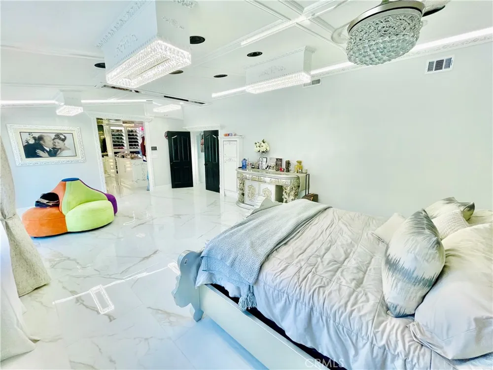 1204 Thoroughbred Norco, CA 92860