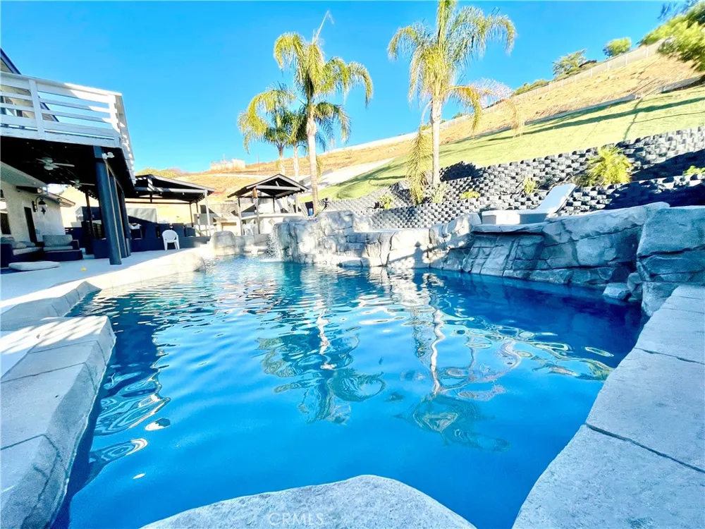 1204 Thoroughbred Norco, CA 92860