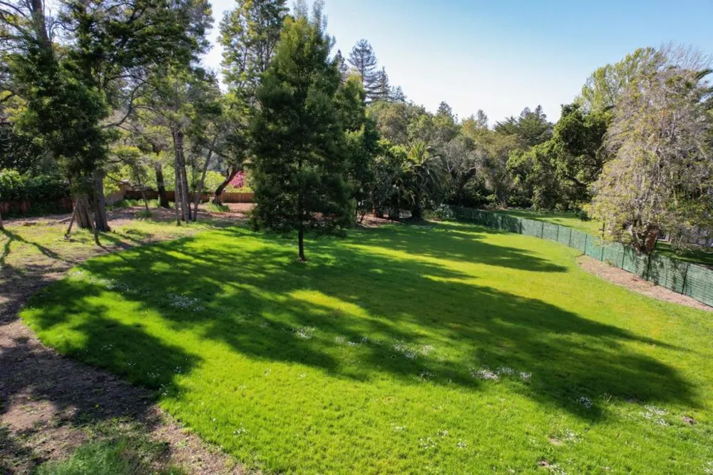 90 Fagan Drive Hillsborough, CA 94010