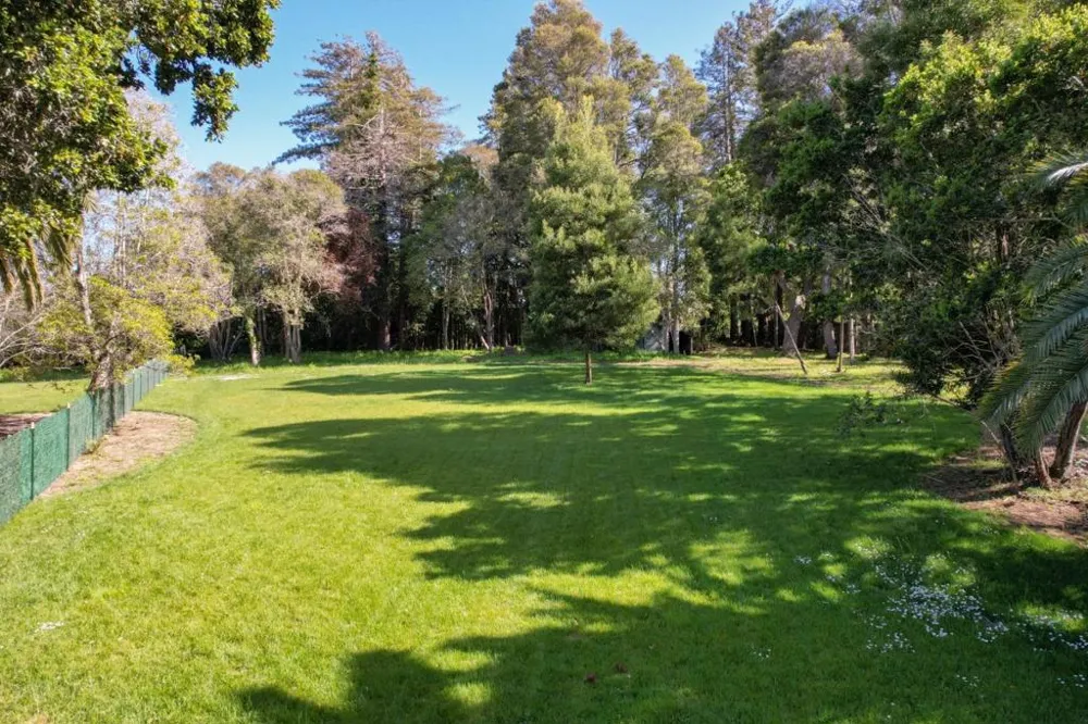 90 Fagan Drive Hillsborough, CA 94010