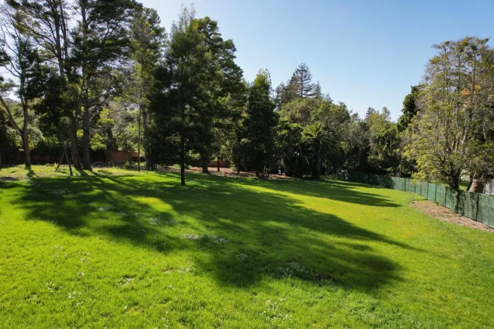 90 Fagan Drive Hillsborough, CA 94010