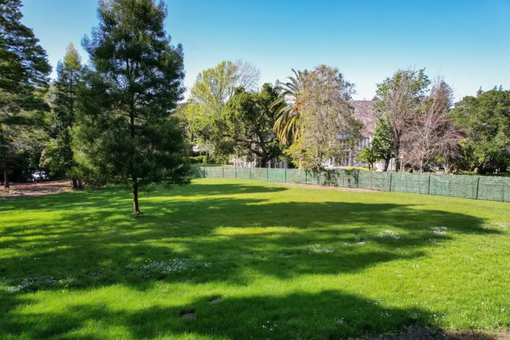 90 Fagan Drive Hillsborough, CA 94010