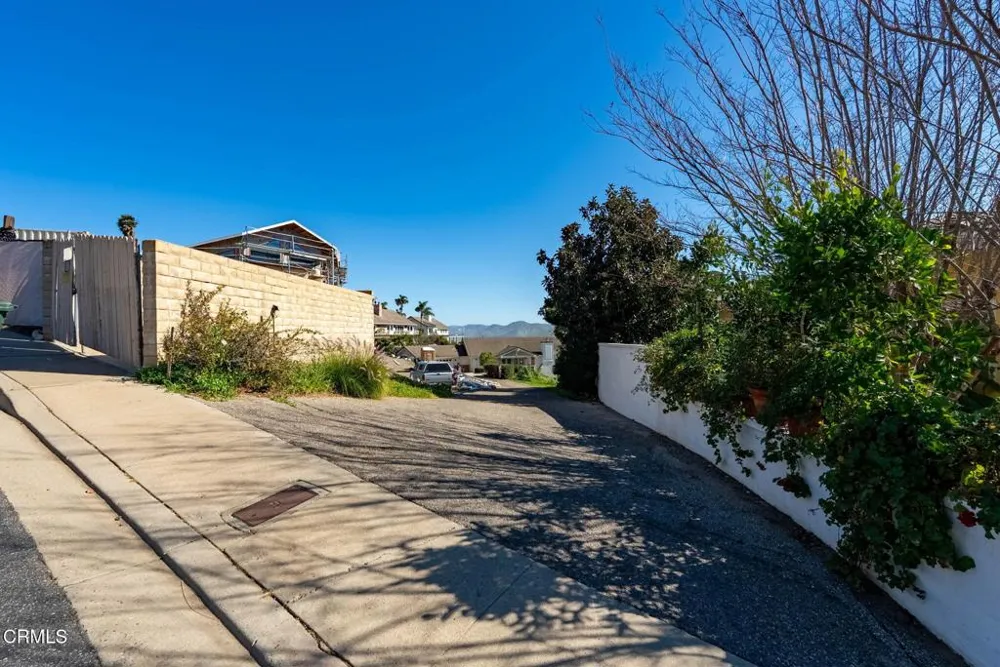 549 Glade Drive Santa Paula, CA 93060