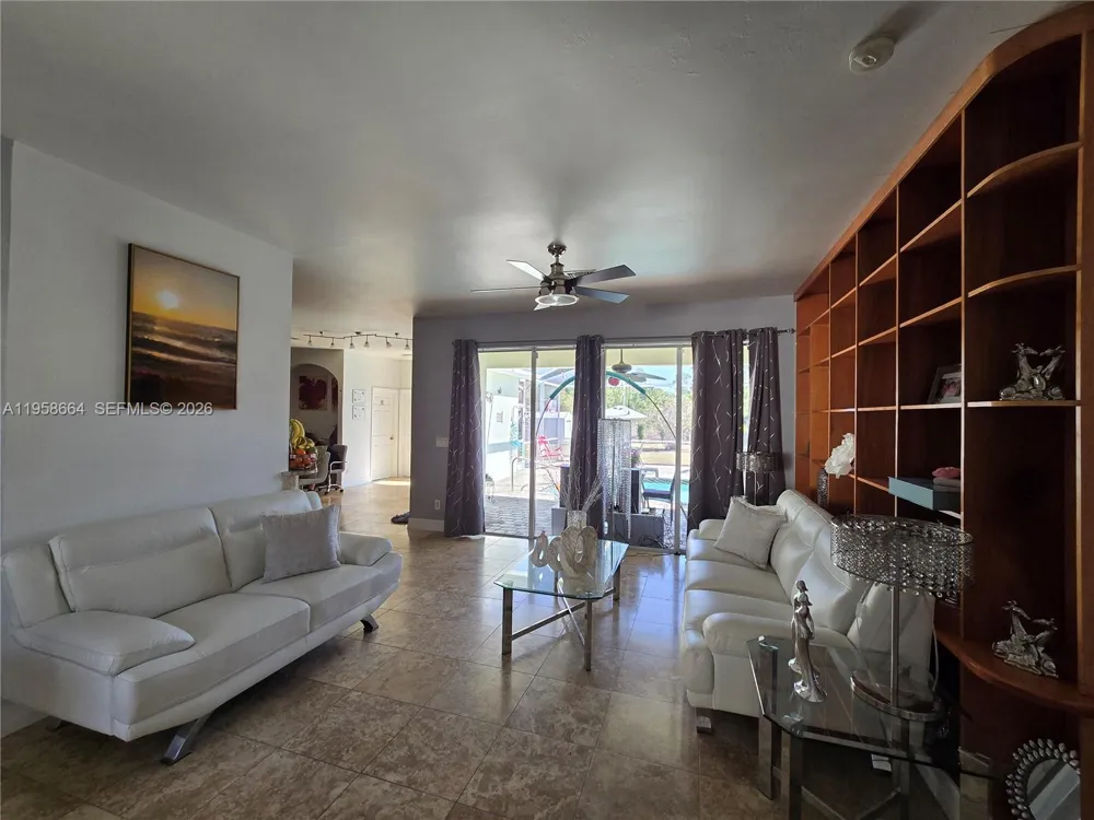 1220 McKinley Lehigh Acres, FL 33972
