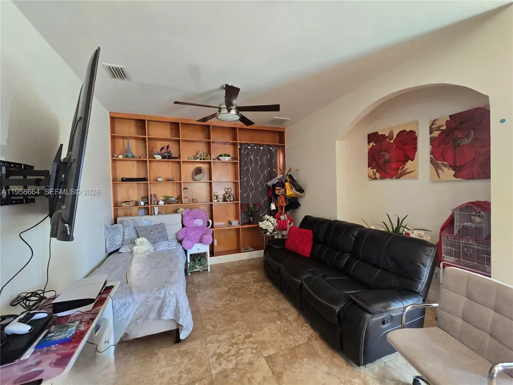 1220 McKinley Lehigh Acres, FL 33972