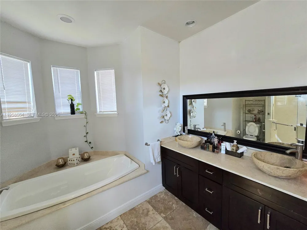 1220 McKinley Lehigh Acres, FL 33972