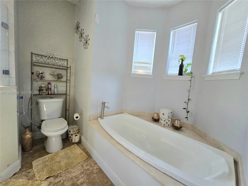 1220 McKinley Lehigh Acres, FL 33972
