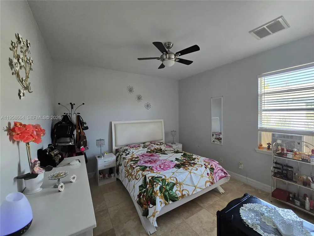 1220 McKinley Lehigh Acres, FL 33972