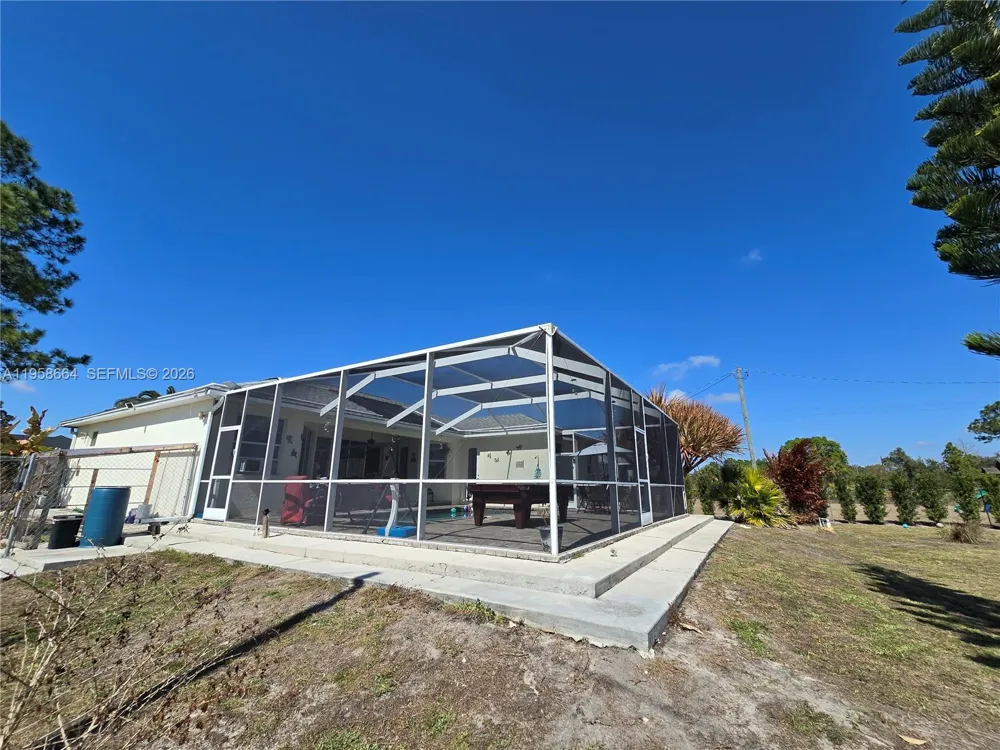 1220 McKinley Lehigh Acres, FL 33972