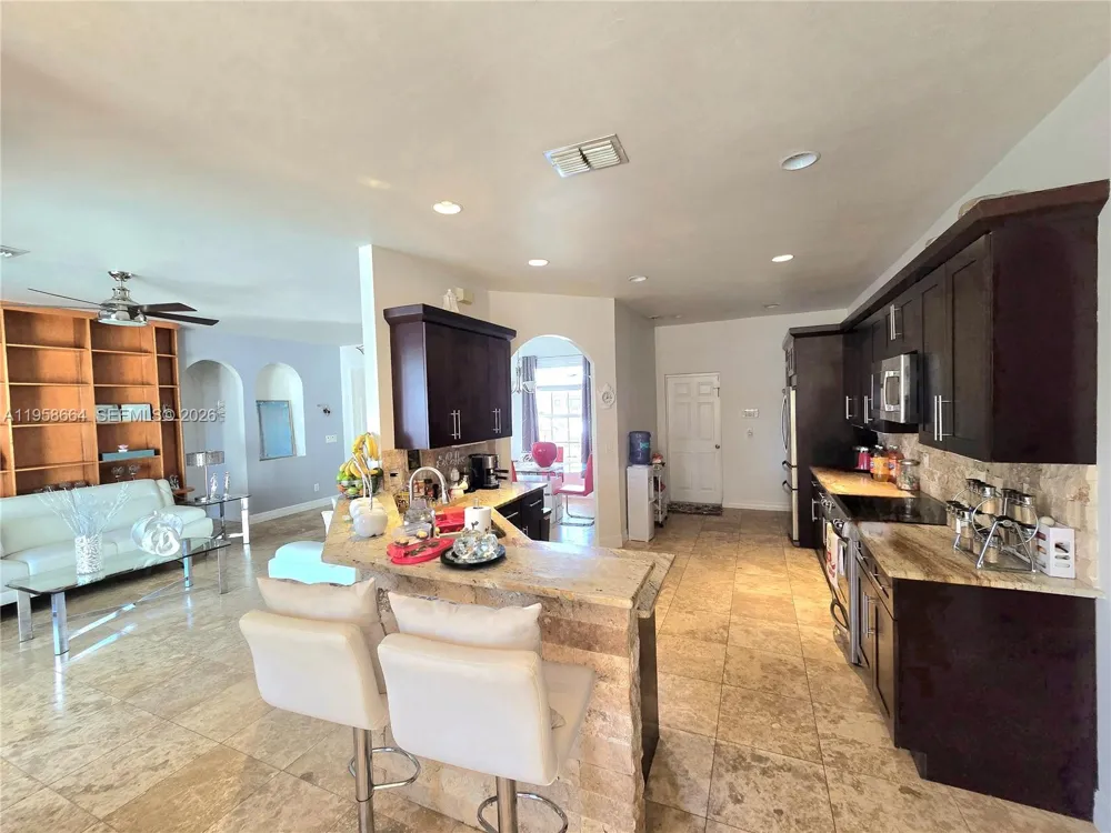 1220 McKinley Lehigh Acres, FL 33972