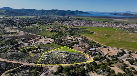 27 Starlight Mesa Drive