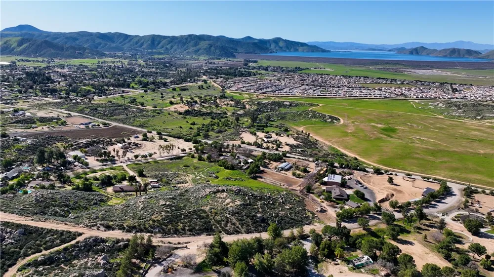 27 Starlight Mesa Drive Hemet, CA 92544