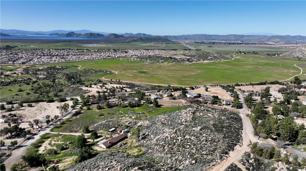 27 Starlight Mesa Drive Hemet, CA 92544