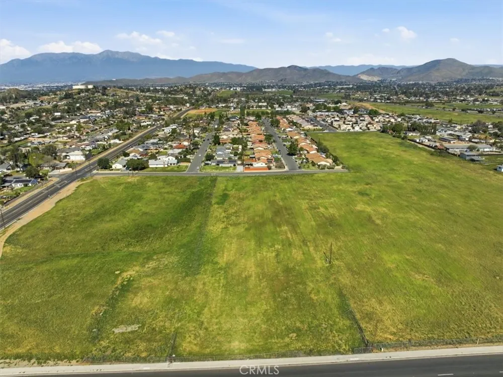 9131 Limonite Jurupa Valley, CA 92509