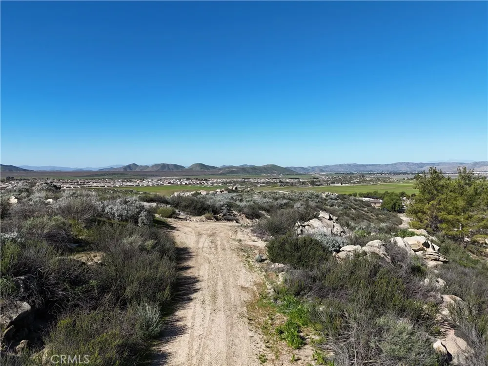 25 Starlight Mesa Drive Hemet, CA 92544
