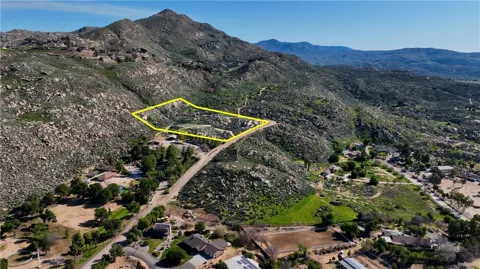 25 Starlight Mesa Drive