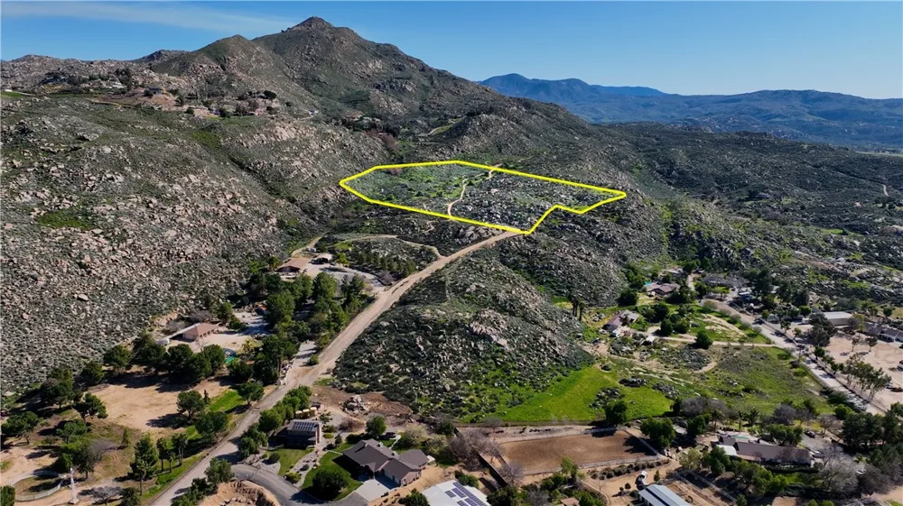 14 Starlight Mesa Drive Hemet, CA 92544