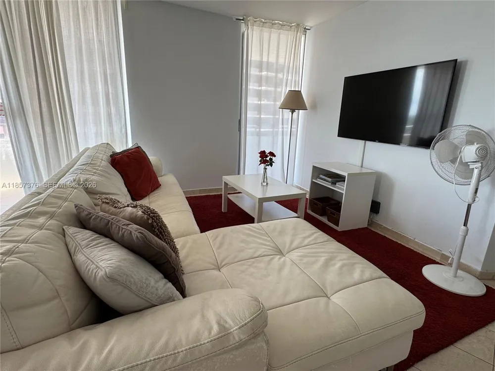 5161 Collins Ave #1104 Miami Beach, FL 33140