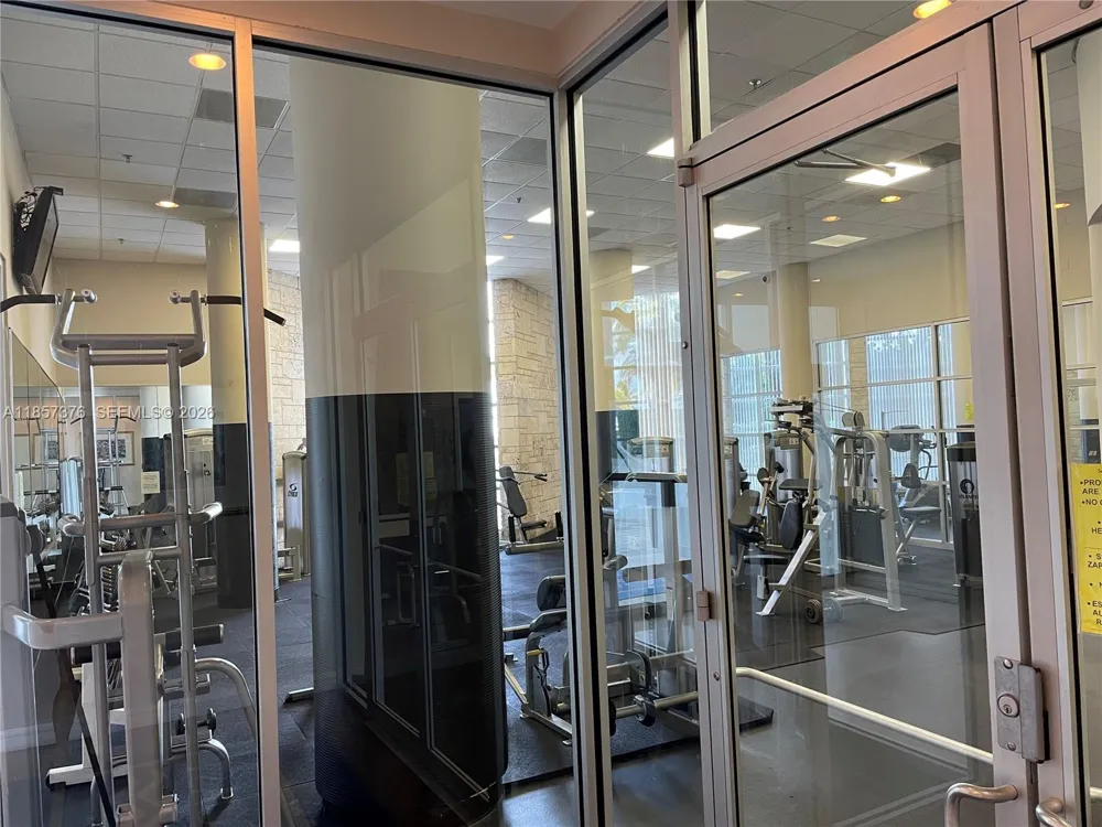 5161 Collins Ave #1104 Miami Beach, FL 33140