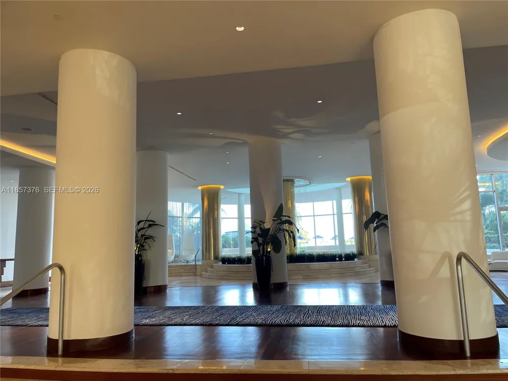 5161 Collins Ave #1104 Miami Beach, FL 33140