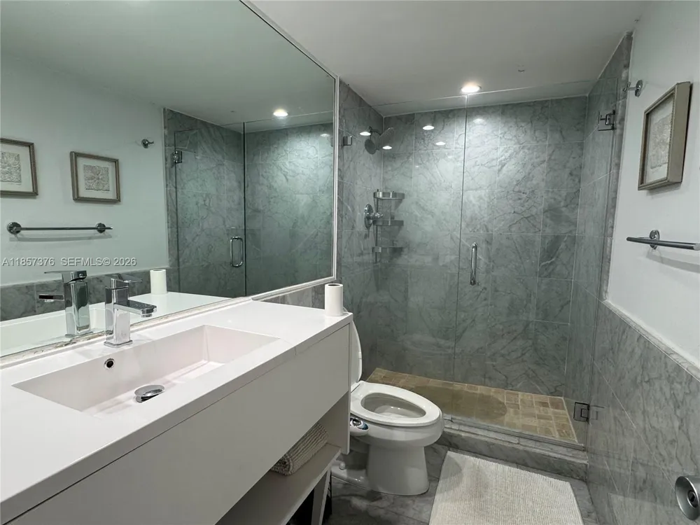 5161 Collins Ave #1104 Miami Beach, FL 33140