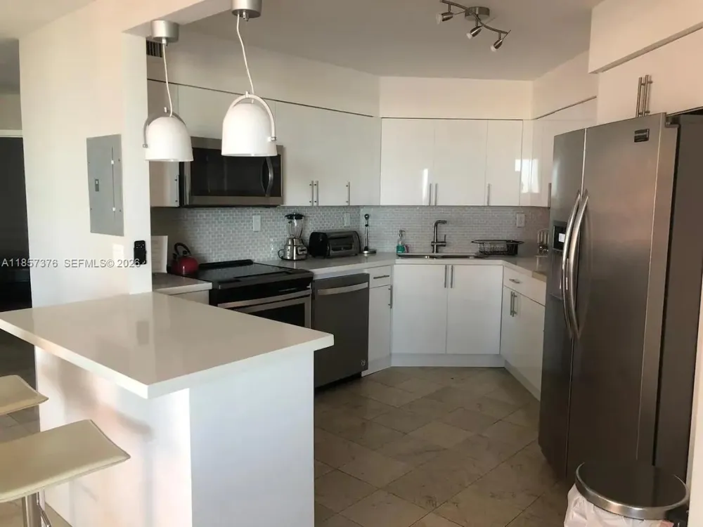 5161 Collins Ave #1104 Miami Beach, FL 33140