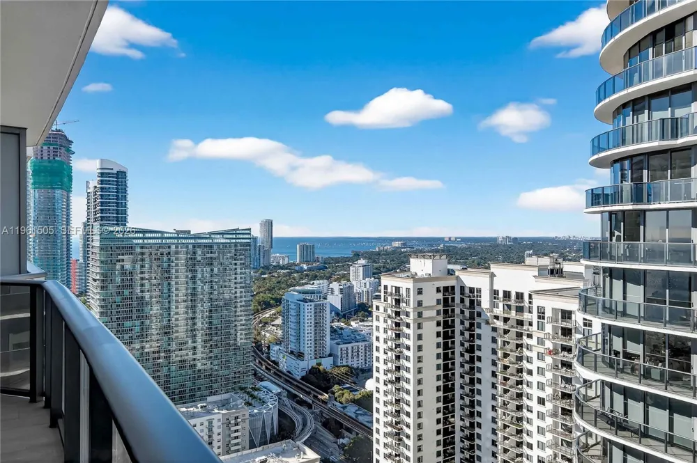 45 SW 9th St #3807 Miami, FL 33130