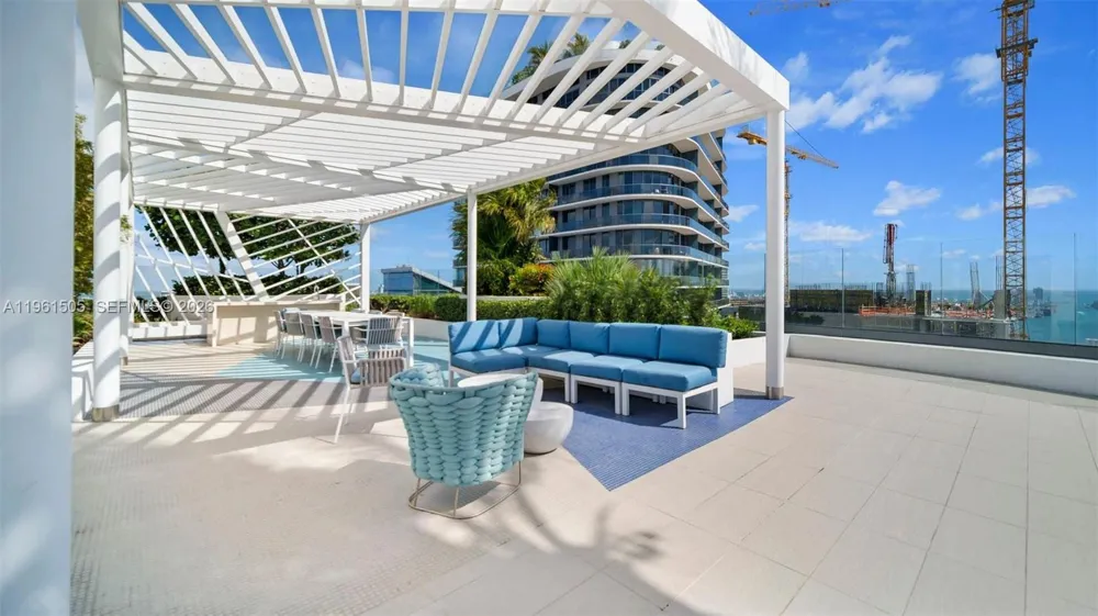 45 SW 9th St #3807 Miami, FL 33130