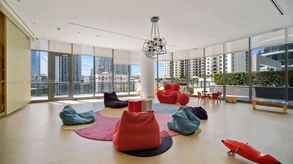 45 SW 9th St #3807 Miami, FL 33130